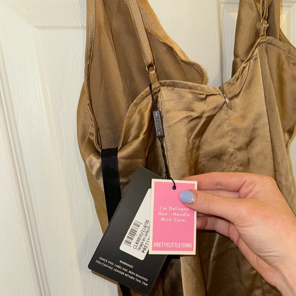 NEW PrettyLittleThing Champagne Satin Cowl Neck Ring Detail Bodycon Dress - Picture 6 of 7